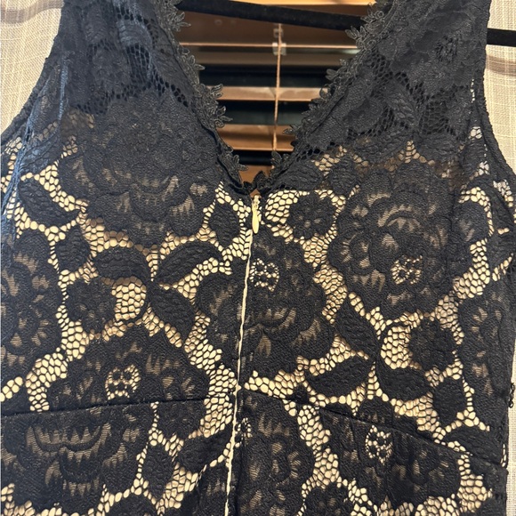Ever Pretty Black Lace Maxi Dress - Picture 4 of 6